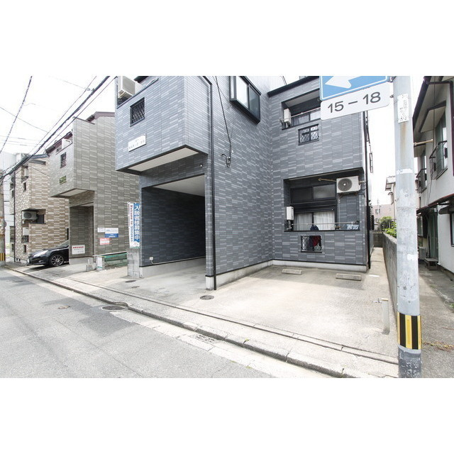 福岡市城南区別府１丁目のアパートの駐車場