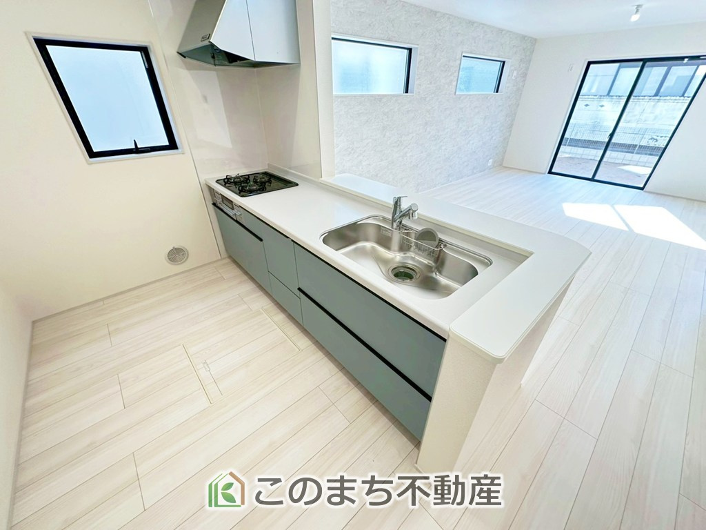LiveleGarden.S第5下野小金井のキッチン|人気のカウンターキッチンになっているので家族とコミュニケーションを取りながらでも家事をこなせます！
