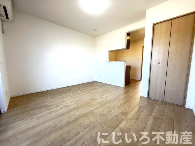 ブライト羽ノ浦Aの居間・リビング