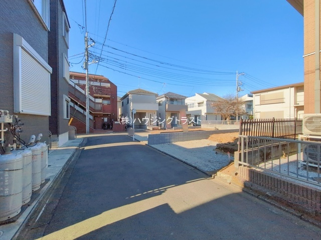 【仲介手数料無料】GRAFARE所沢市緑町６期　全２棟　の前面道路含む現地写真