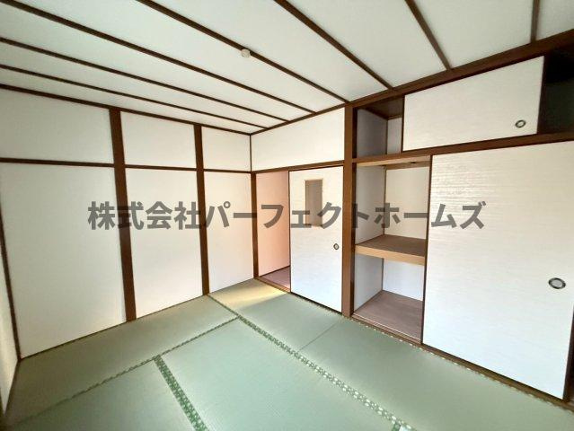 香里園山之手町テラスハウス　賃貸の和室|趣のある和室です