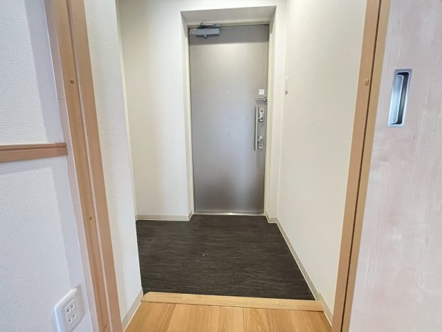 高丸陸フィールドアパートメントの玄関