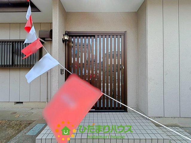 加須市久下２期　中古一戸建ての玄関