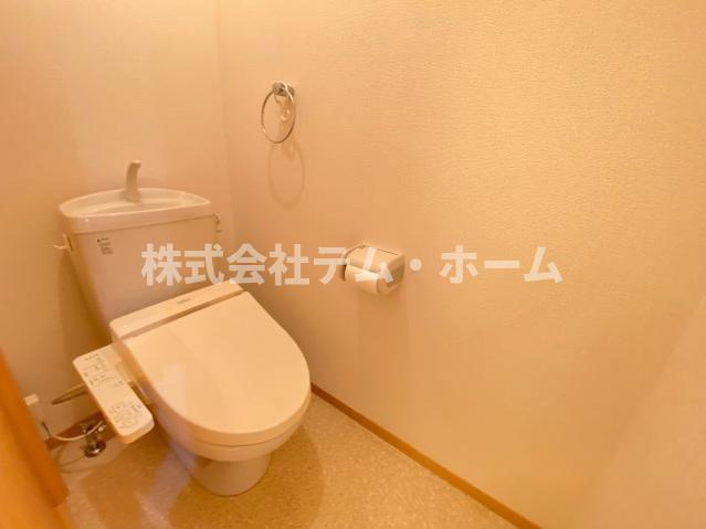 【トイレ】 | フリューゲルせいざん | トイレです