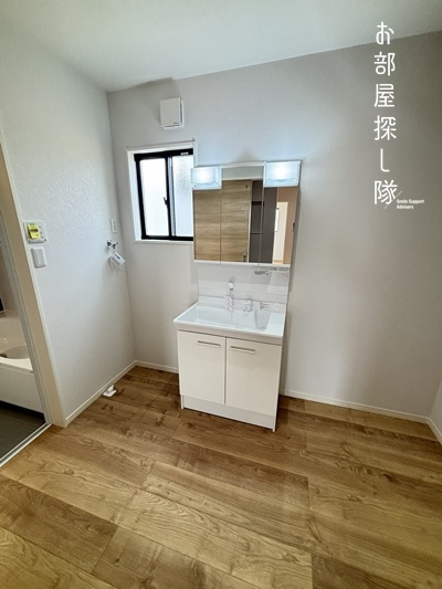 久留米市三潴町西牟田の新築一戸建の独立洗面台