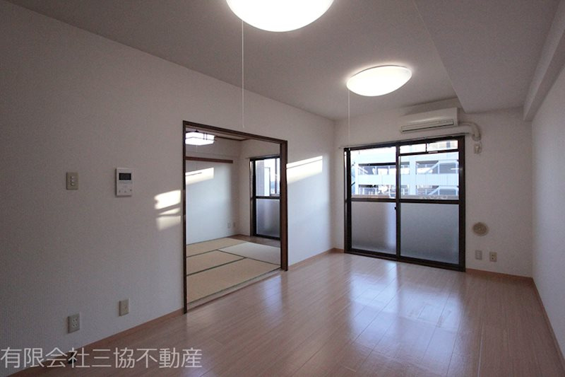 メゾンプチボアの居間・リビング|LD10.5帖　※別部屋同室間取り写真につき若干相違有