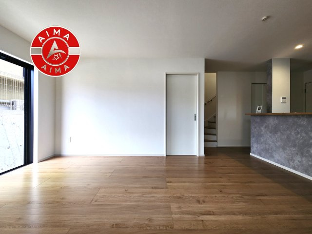 福岡市南区長住1丁目第2-4棟（4号棟）の居間・リビング|ご家族を近くに感じられる対面キッチンのLDK。会話もはずみそうですね。