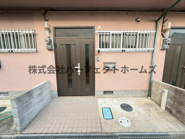 香里園山之手町テラスハウス　賃貸の玄関|シンプルで使いやすい玄関です