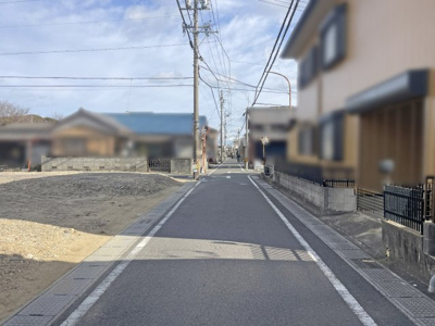 【前面道路含む現地写真】 | 津市河芸町中別保 | 前面道路