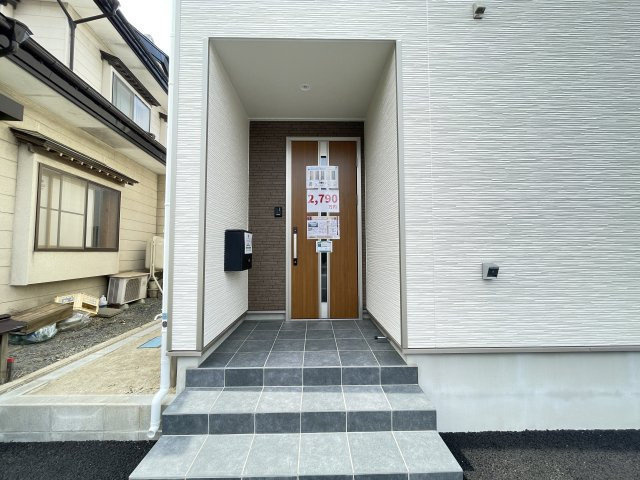 クレイドルガーデン八戸市売市第4　４号の玄関
