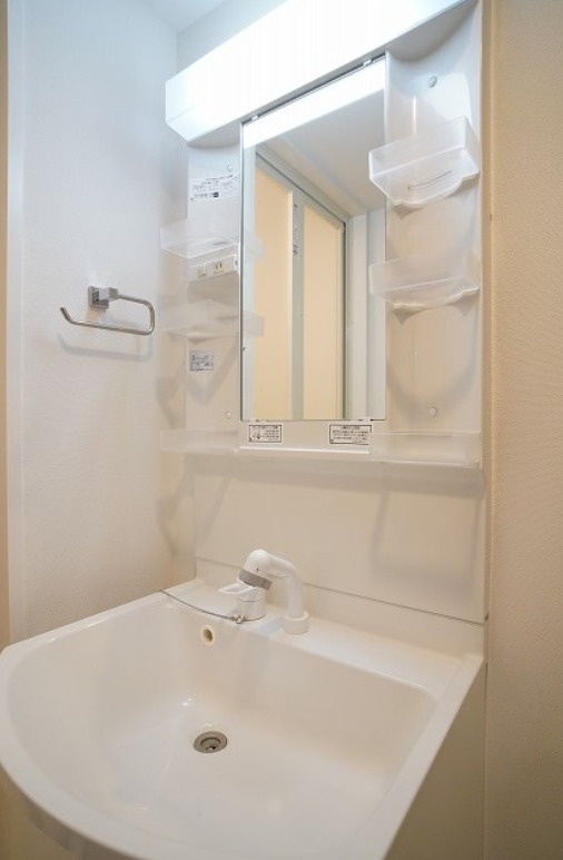 ドゥーエ四谷三丁目の独立洗面台|ドゥーエ四谷三丁目　※別室参考写真