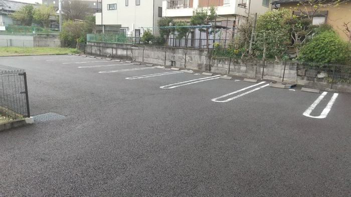 コンフォート ヴィラの駐車場