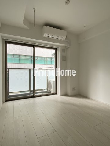 グランパセオ神田駅前の洋室