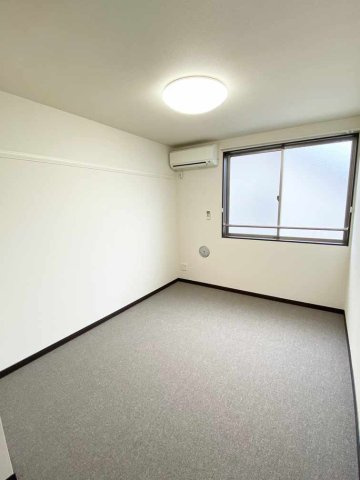 レオネクストアヴニールの居間・リビング|2階リビングはジュータン仕様となります。