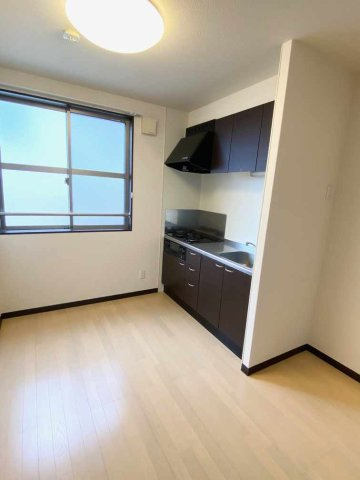 レオネクストアヴニールのキッチン|キッチンが広いです。