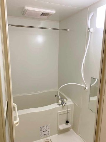 レオネクストアヴニールの浴室|浴室乾燥機付きで雨の日も安心！追い炊き機能も付いております♪