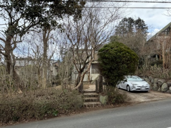 函南町　南箱根ダイヤランドの前面道路含む現地写真