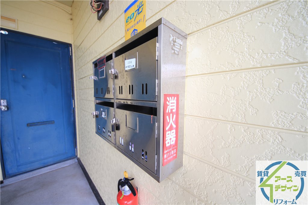 エル清水のエントランス