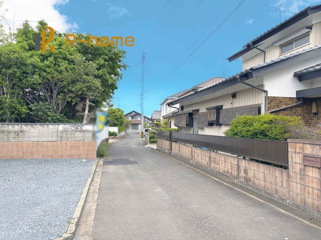 第1石岡市旭台　新築戸建て　1号棟の前面道路含む現地写真|堂々！建物完成♪実際のお部屋をご見学可能です♪
ご見学が一番の資料！お気軽にお問い合わせ下さい♪