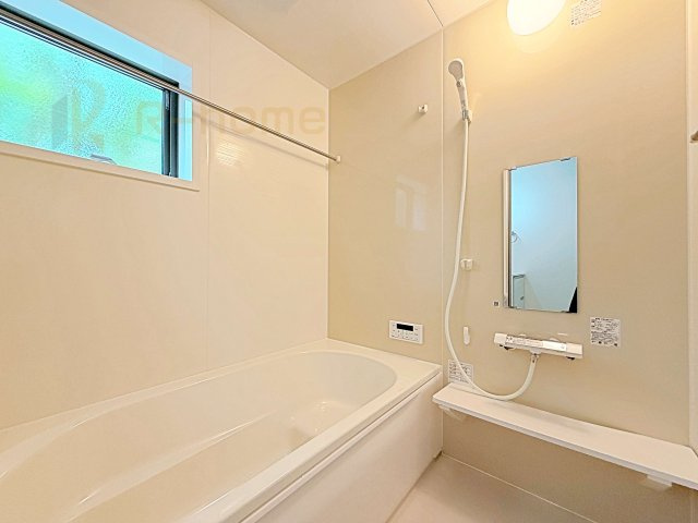第1石岡市旭台　新築戸建て　1号棟の浴室|足を伸ばしてもゆったりできるバスルーム♪機能性も取り入れて使い易さも保証します♪