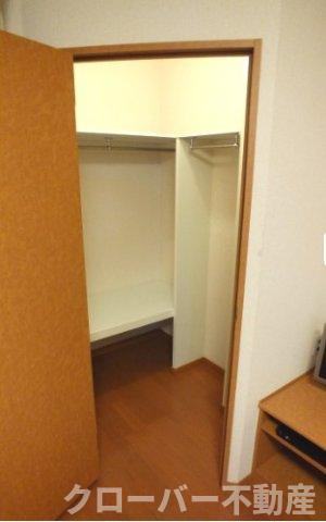 レオネクストパルミオーレ南の収納|写真はイメージです。仕様・色が異なる場合があります。