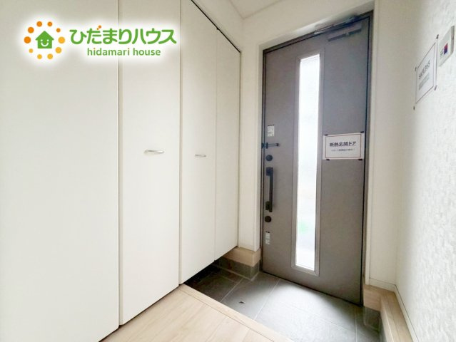 高萩市高萩第3　新築戸建　1号棟の玄関|丁度良い靴箱のサイズ♪これだけあれば家族全員の靴がしまえてスッキリ(^O^)