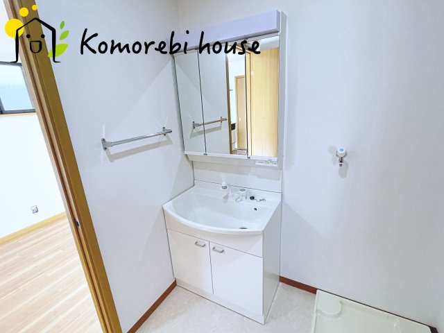 北本市北本3丁目　中古一戸建ての独立洗面台|独立洗面台で身支度をすべて済ませてしまいましょう