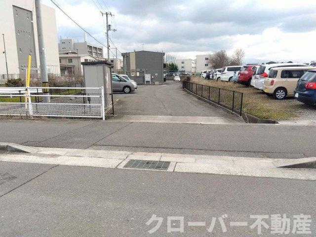 レオパレスソウミの駐車場