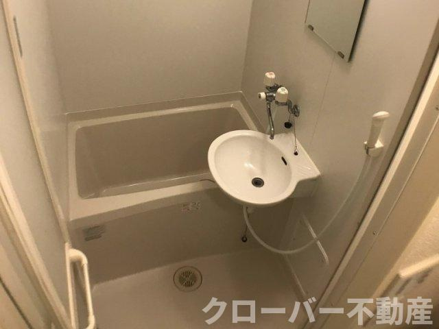 レオパレスソウミの浴室|ゴミボックス