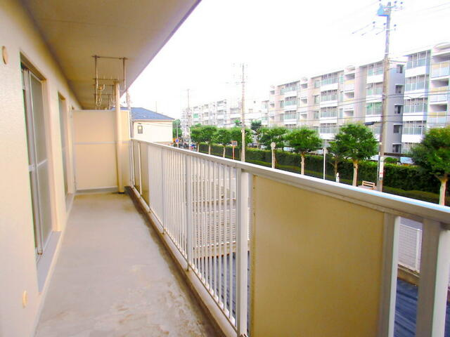 キャストロ鎌ケ谷のバルコニー