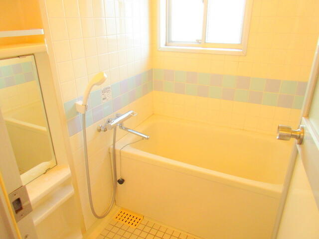 キャストロ鎌ケ谷の浴室