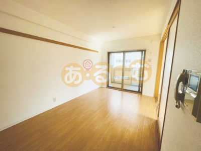 【居間・リビング】 | パレスフォーツカモト2