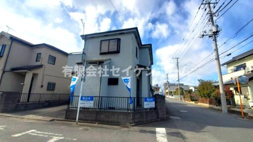 深谷市寿町　中古住宅（駅徒歩９分）の前面道路含む現地写真