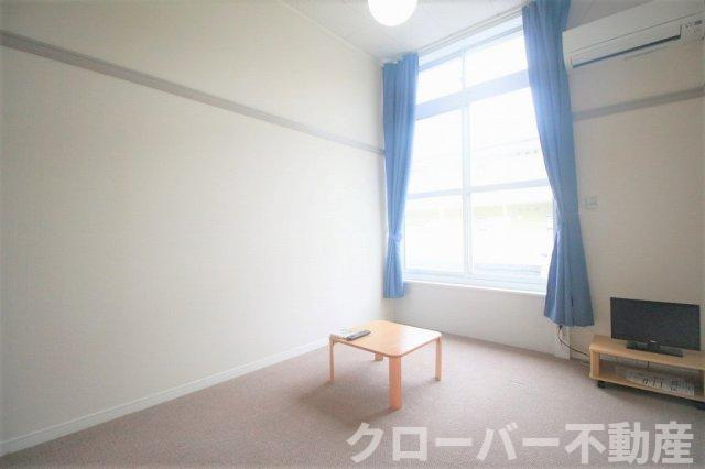 レオパレスたかぎの寝室