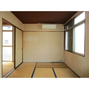 名城ハイツの和室