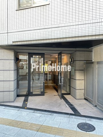 アクティア神田岩本町のエントランス