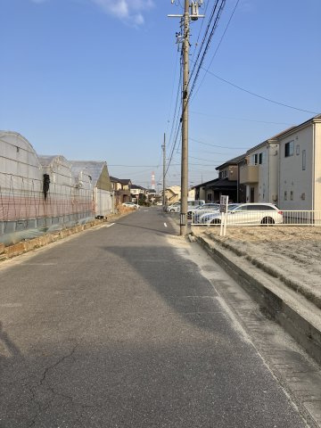 碧南市照光町４丁目の前面道路含む現地写真