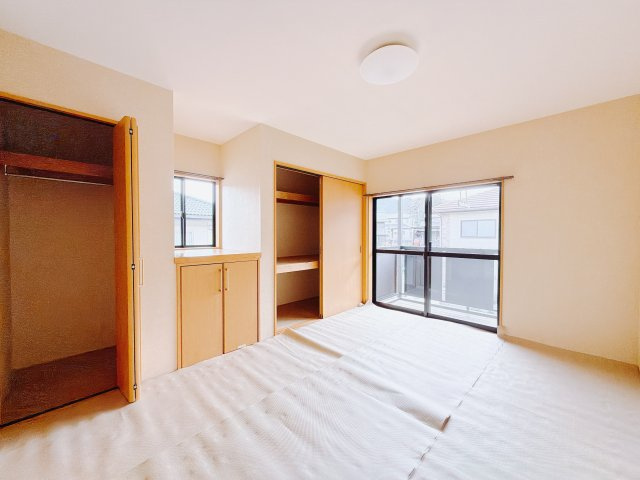 【中古戸建】藤岡市鬼石の和室|■2階和室｜おじいちゃんやおばあちゃんが遊びに来たときにゆったりとくつろげるスペースがあると喜んでくれますよね