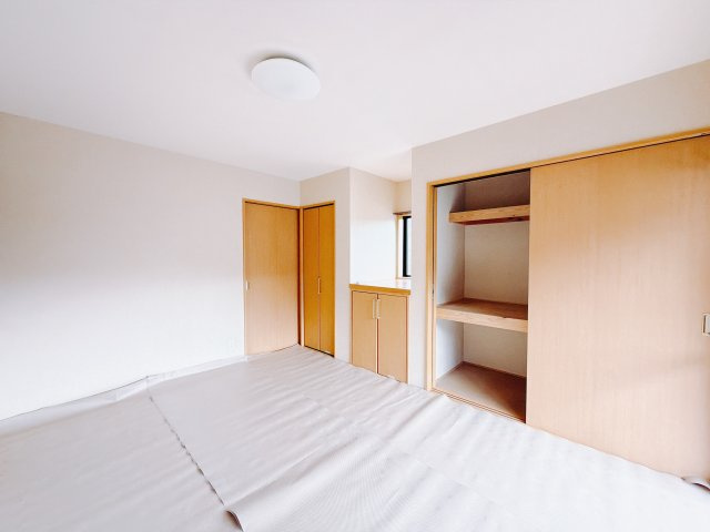 【中古戸建】藤岡市鬼石の和室|■2階和室｜和室があると、まるで旅館に泊まりに来たような空間ができて心が安らぎます。