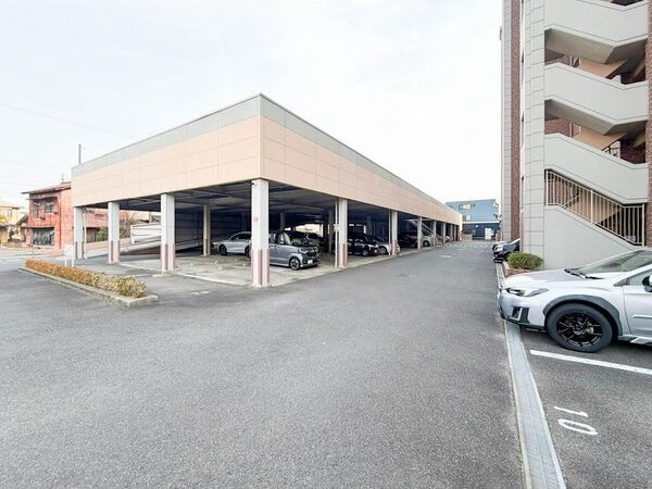 スペクトル碧南　　刈谷市近郊の賃貸はクラスホーム刈谷店の駐車場