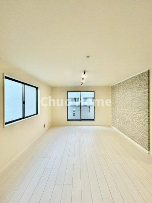 【居間・リビング】 | 葛飾区東四つ木2丁目中古住宅 | 【リビングダイニング】一日の中で多くの時間を過すことになるリビングダイニングだからこそ、いつも穏やかな空間であることが必然。爽やかな通風と採光を存分に感じる事が出来る空間です。