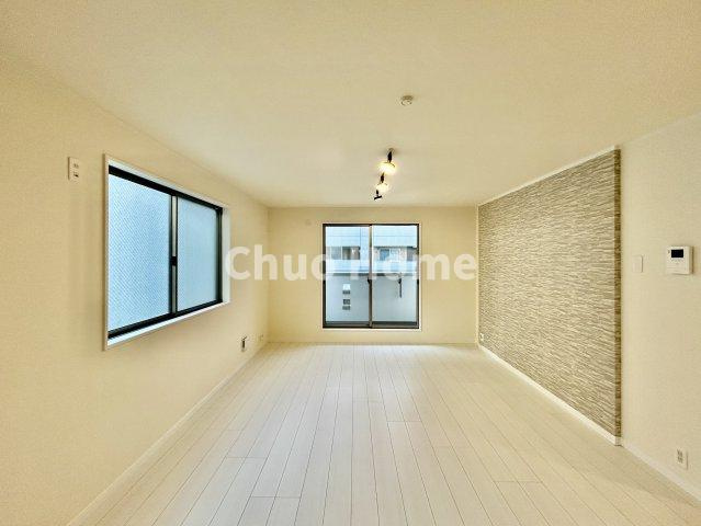 葛飾区東四つ木2丁目中古住宅の居間・リビング|リビングダイニング