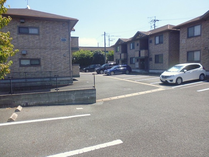 熊本市北区四方寄町のアパートの駐車場