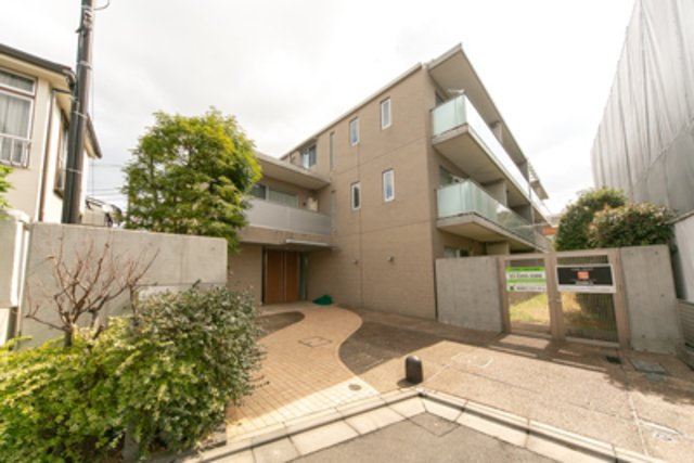 ラグゼガーデン松原の外観