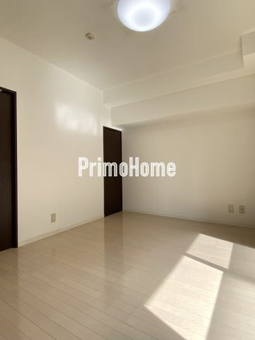 エスコート神田岩本町の居間・リビング