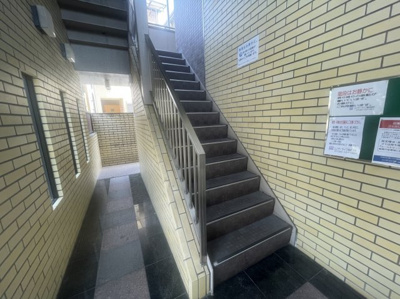 【エントランス】 | メゾンラフィネ | 清潔なエントランスです