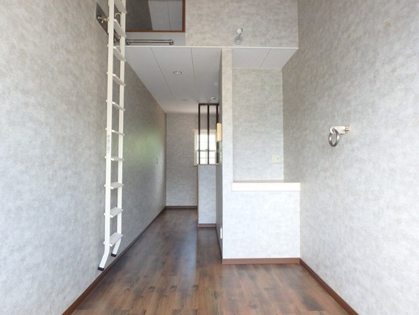 ネイプロシードの洋室