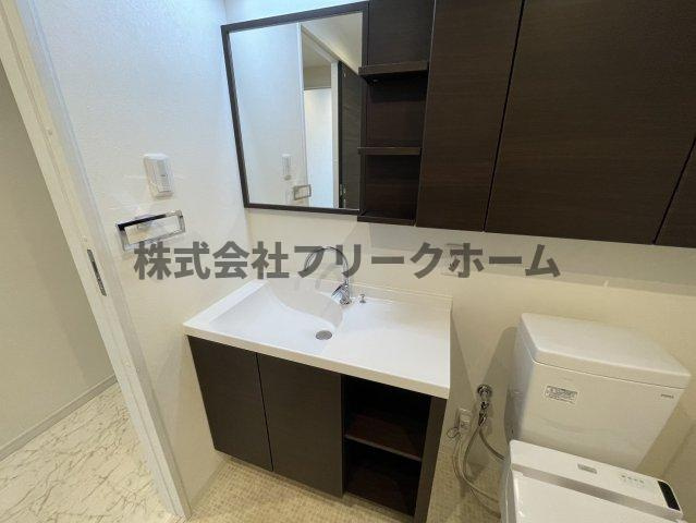 武蔵野市境５丁目の賃貸マンションの洗面所