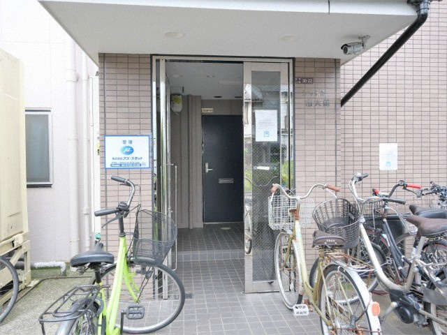 大阪市住吉区杉本２丁目の賃貸マンションのエントランス