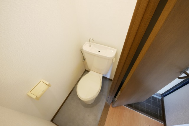 大阪市住吉区杉本２丁目の賃貸マンションのトイレ